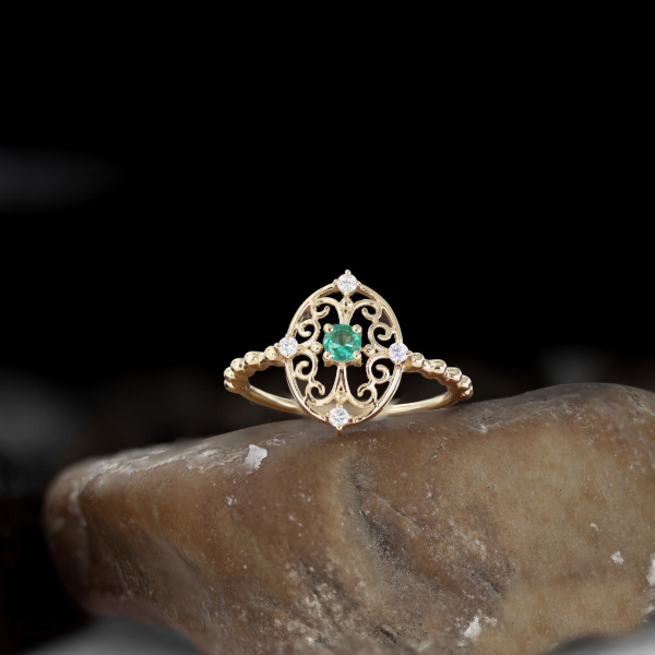 Genuine Diamond And Emerald Gemstone Vintage Ring 14K Gold Fine Jewelry