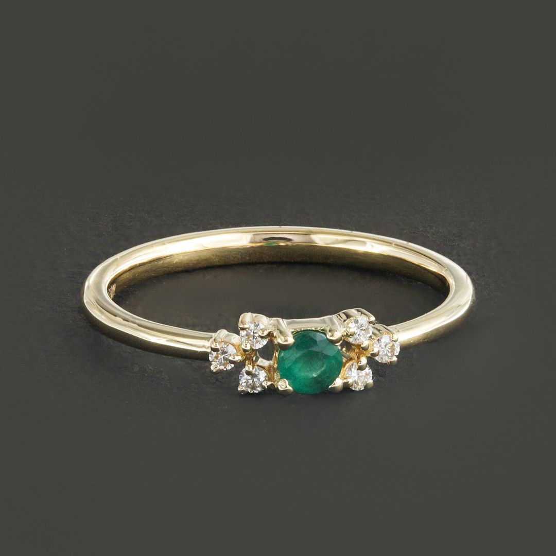14K Yellow Gold Diamond And Emerald Gemstone Cluster Wedding Ring Size 10 US